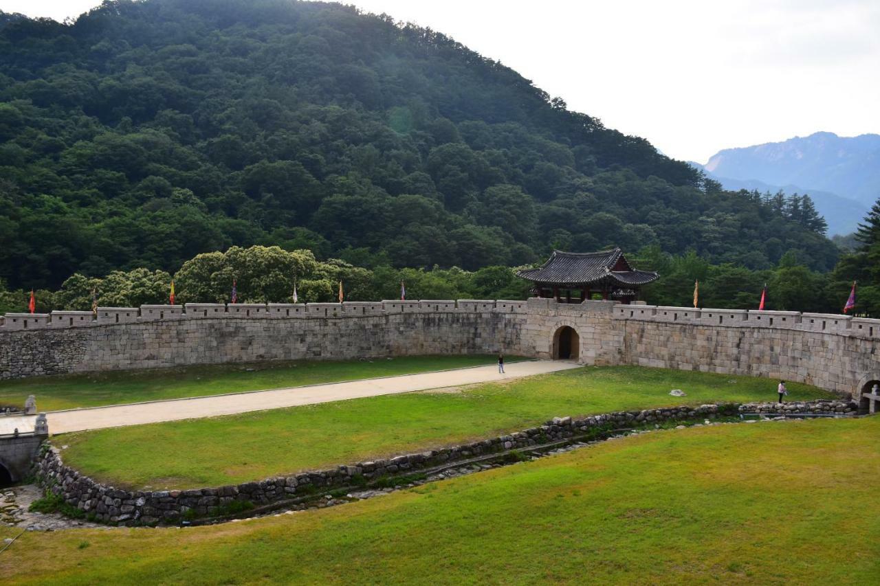 Sungbo Youth Hostel Mungyeong Экстерьер фото